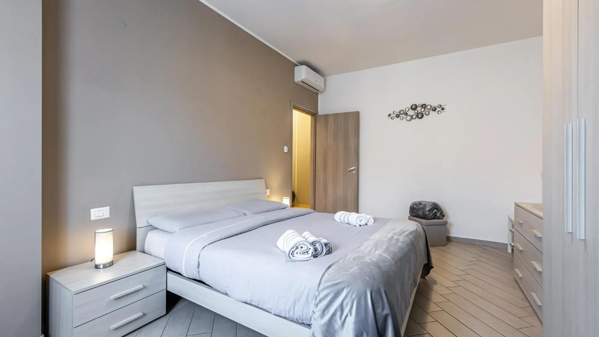 Appartamento Sara San Donato Milanese 0*,  Italy
